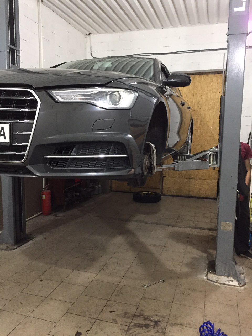 Заміна подушок двигуна Audi A6 C7